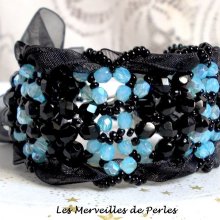 Prestige bracelet with black and blue facets and organza ribbon